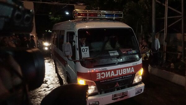 Ambulância na Indonésia - Sputnik Brasil