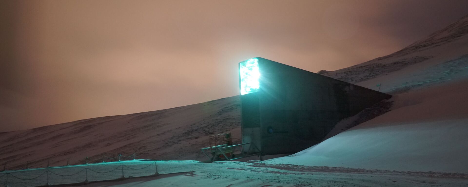 'Bunker do apocalipse' guarda em segurança sementes do mundo inteiro na ilha norueguesa de Spitsbergen - Sputnik Brasil, 1920, 10.07.2022