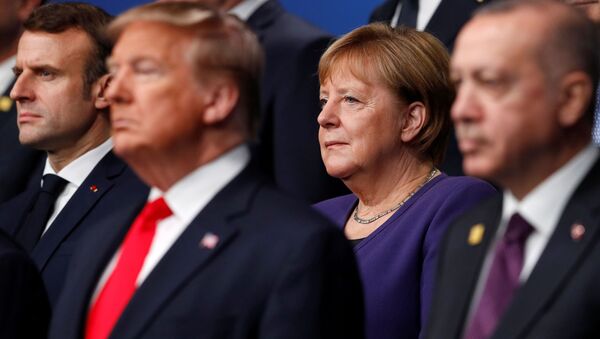 O presidente norte-americano Donald Trump, o presidente da Turquia Tayyip Erdogan, o presidente da França Emmanuel Macron e a chanceler alemã Angela Merkel na cúpula anual dos chefes de Governo da OTAN, no Grove Hotel em Watford, Reino Unido, 4 de dezembro de 2019 - Sputnik Brasil