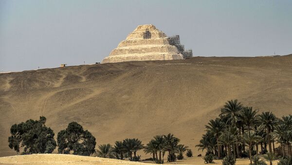 Djoser (ou Geser), uma pirâmide de degraus na necrópole de Sacará, cerca de 35 quilômetros a sul da capital do Egito, Cairo - Sputnik Brasil