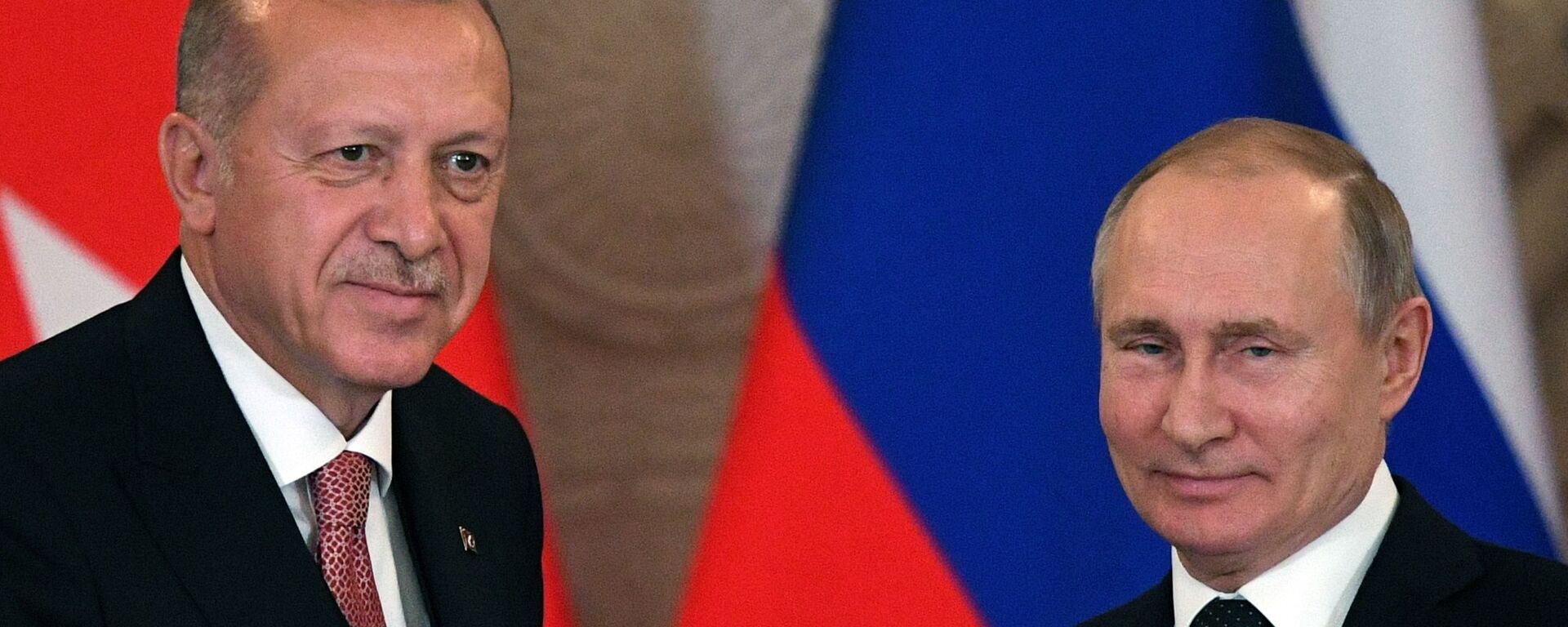 Presidente da Rússia, Vladimir Putin, recebe seu homólogo turco, Recep Tayyip Erdogan, em Moscou, em abril de 2019 - Sputnik Brasil, 1920, 26.04.2022