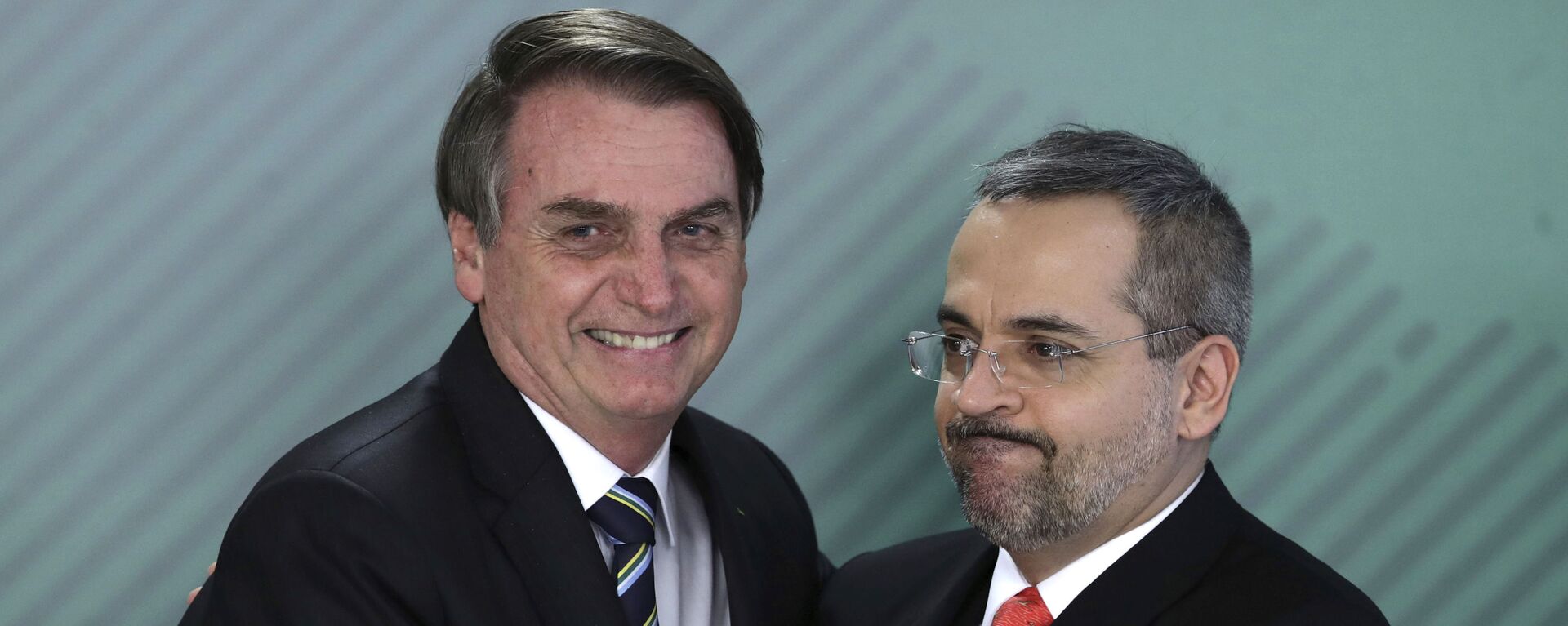 O presidente Jair Bolsonaro e o ministro da Educação Abraham Weintraub - Sputnik Brasil, 1920, 19.01.2022