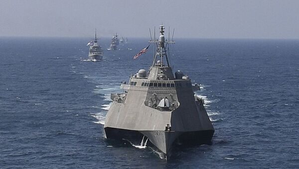 Navio de guerra dos EUA USS Montgomery em formação naval no golfo da Tailândia (foto de arquivo) - Sputnik Brasil