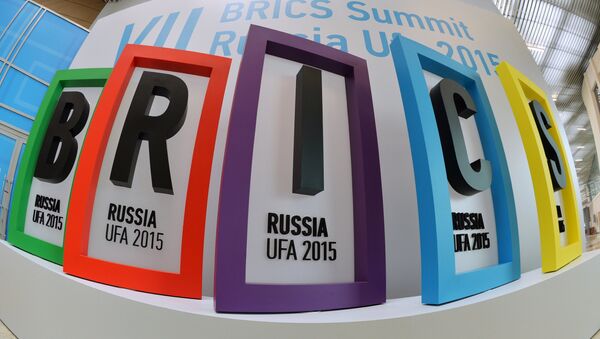 Logo da cimeira BRICS em Ufá - Sputnik Brasil