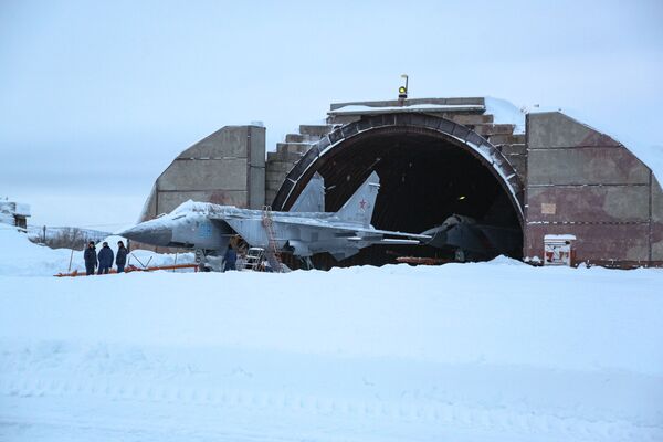 Aeronaves Su-24 antes do início de voos de treinamento na região russa de Murmansk - Sputnik Brasil