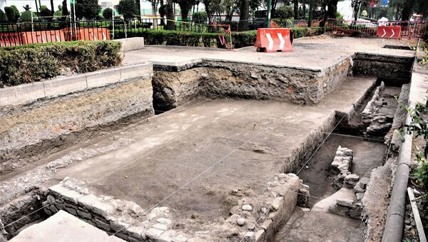 Fundamentos de uma casa pré-hispânica descobertos por arqueólogos na Cidade do México - Sputnik Brasil