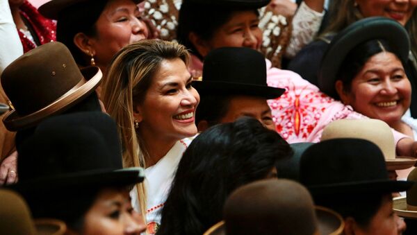 Presidenta interina da Bolívia, Jeanine Áñez, participa de evento após anunciar intenção de se candidatar à presidência, em 27 de janeiro de 2020 - Sputnik Brasil