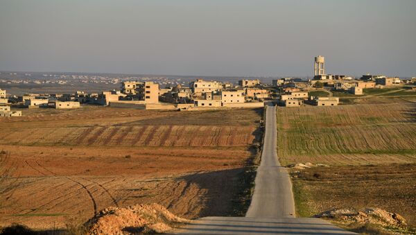 Caminho rumo ao sul da província de Idlib, na Síria  - Sputnik Brasil