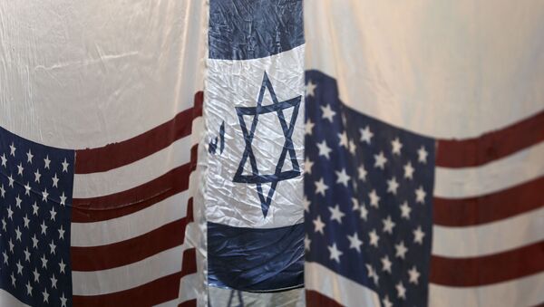 Bandeiras dos EUA e de Israel são colocadas para secar em fábrica na cidade de Khomein, no Irã, em 28 de janeiro de 2020 - Sputnik Brasil