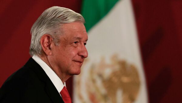 Andrés Manuel López Obrador, presidente do México, durante coletiva de imprensa no Palácio Nacional, na Cidade do México, em 27 de dezembro de 2019 - Sputnik Brasil