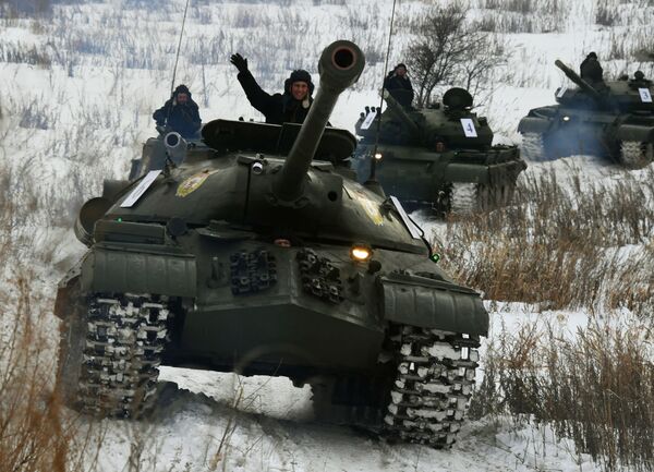 Tanque pesado soviético IS-3 durante parada demonstrativa de veículos militares na região russa de Primorie - Sputnik Brasil