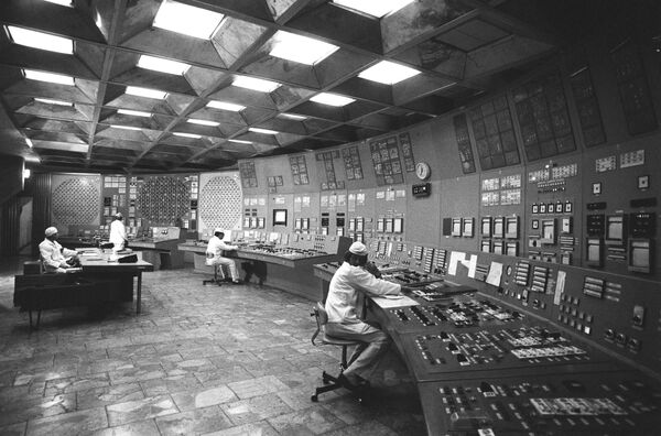 Sala de controle da unidade da usina nuclear de Chernobyl em 1986 - Sputnik Brasil