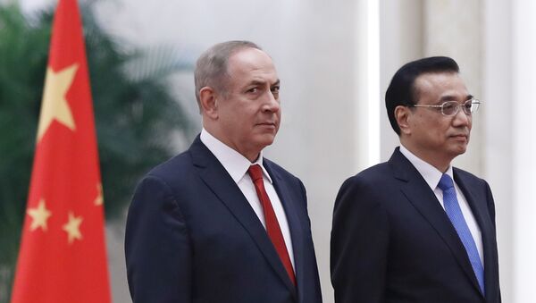 Primeiro-ministro de Israel, Benjamin Netanyahu, durante encontro com o premiê chinês, Li Keqiang, em Pequim, na China (foto de arquivo) - Sputnik Brasil