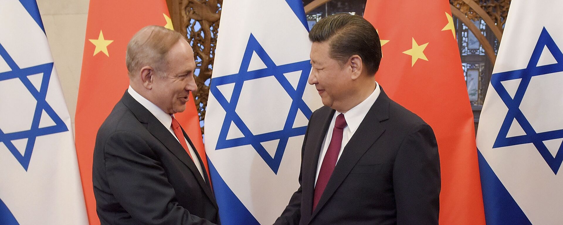 Primeiro-ministro de Israel, Benjamin Netanyahu, é recebido pelo presidente da China, Xi Jinping, em Pequim (foto de arquivo) - Sputnik Brasil, 1920, 30.11.2023