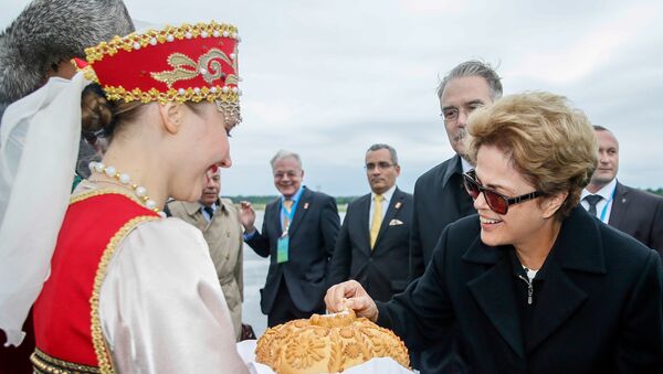 Presidenta Dilma Rousseff durante sua chegada a Rússia para VII Cúpula do BRICS - Sputnik Brasil