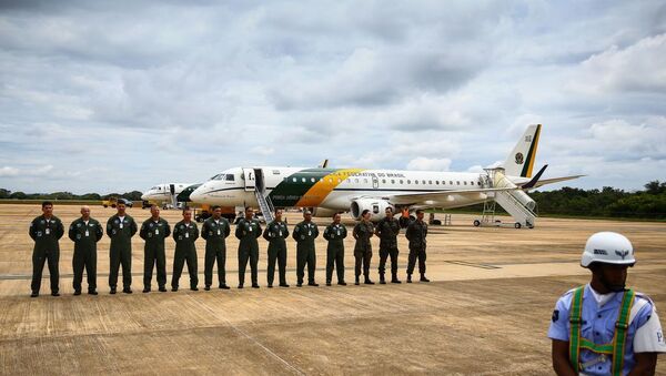 Aviões da Força Aérea Brasileira decolam de Brasília para buscar brasileiros que estão em Wuhan, na China. - Sputnik Brasil