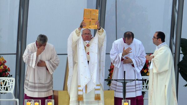 Papa Francisco em visita ao Brasil durante a Jornada Mundial da Juventude de 2013 - Sputnik Brasil