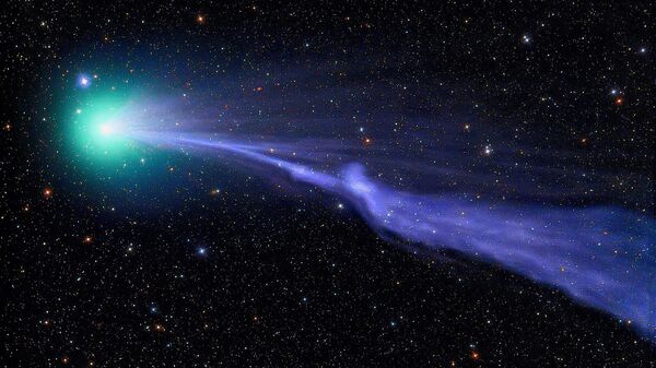 A foto de Michael Jaeger C2014 Q2 Lovejoy. Cometa Lovejoy navega através do sistema solar em uma névoa verde.  - Sputnik Brasil