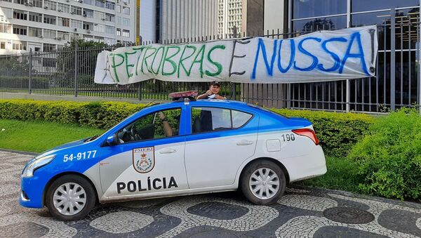Carro de polícia parado na sede da Petrobras, na Avenida Chile, no Rio de Janeiro, no dia 17 de janeiro de 2020 - Sputnik Brasil