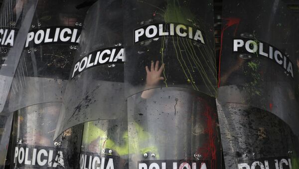 Agentes de polícia da Colômbia durante manifestação em Bogotá, em outubro de 2019 - Sputnik Brasil