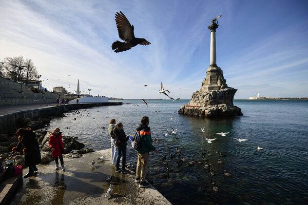 Monumento dedicado aos navios naufragados em Sevastopol, Crimeia, Rússia - Sputnik Brasil