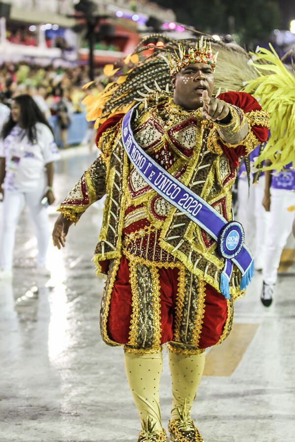 O Rei Momo do Carnaval 2020 do Rio de Janeiro durante a 2ª noite de desfiles da Série A. - Sputnik Brasil