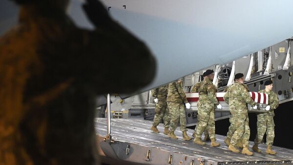 Cerimônia de transporte do caixão de um militar norte-americano morto no Afeganistão, em 14 de fevereiro de 2020 - Sputnik Brasil