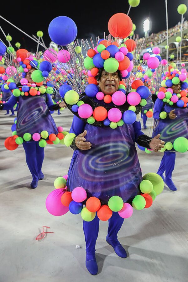 Passista da Estácio durante desfile do Grupo Especial no carnaval de 2020. - Sputnik Brasil