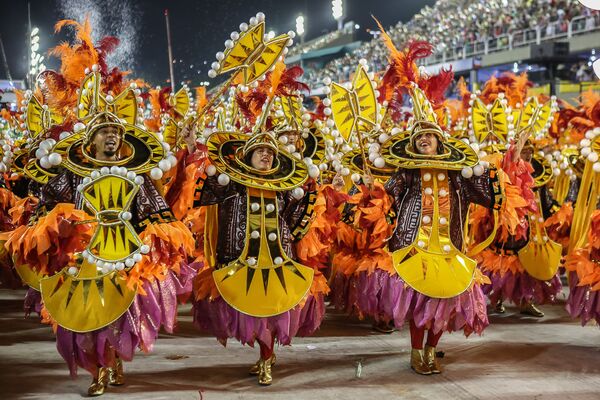 Ala da Grande Rio durante desfile do Grupo Especial no carnaval de 2020. - Sputnik Brasil