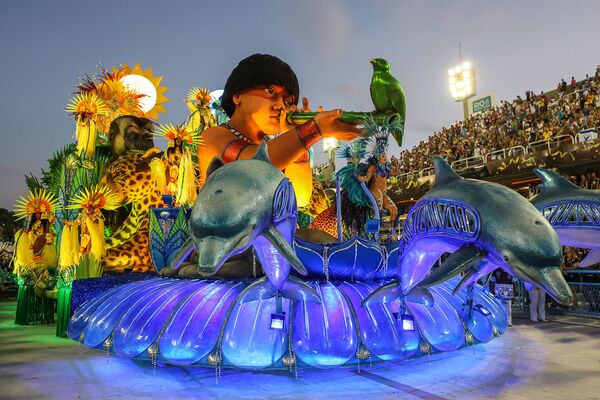 Carro Alegórico da Portela durante desfile do Grupo Especial no carnaval de 2020. - Sputnik Brasil