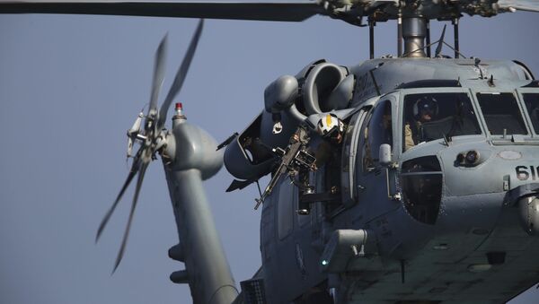 Helicóptero MH-60 Seahawk pousa em porta-avião da Marinha dos EUA (foto de arquivo) - Sputnik Brasil