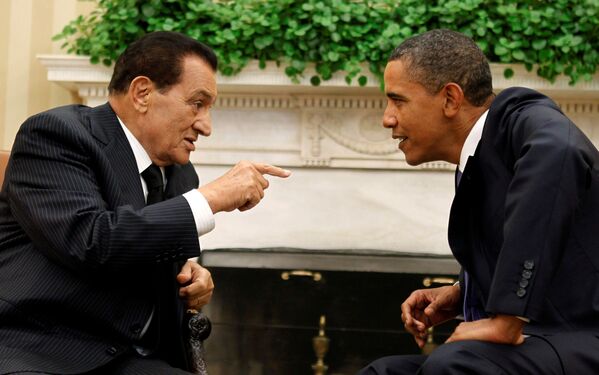 Presidente do Egito é recebido na Casa Branca pelo então presidente dos EUA, Barack Obama, em 2010 - Sputnik Brasil