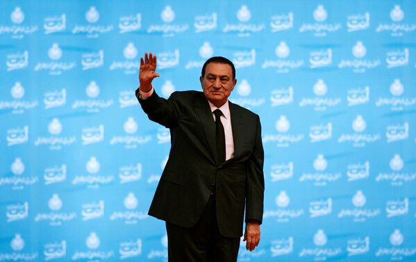 Hosni Mubarak profere discurso durante conferência nacional de seu partido, no Cairo, Egito, em 2009 - Sputnik Brasil