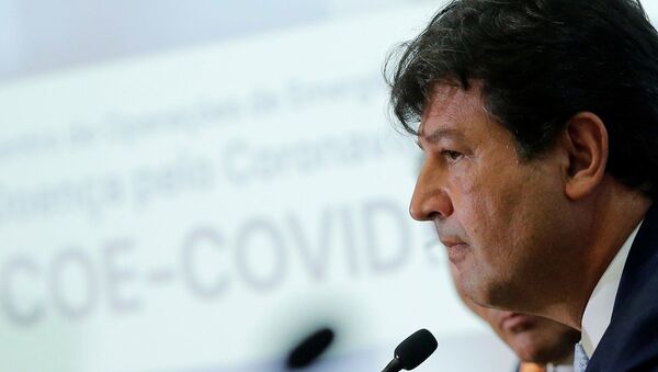 Ministro da Saúde do Brasil, Luiz Henrique Mandetta, durante conferência sobre primeiro caso do coronavírus no Brasil - Sputnik Brasil