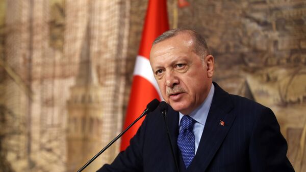 Presidente turco, Recep Tayyip Erdogan, durante reunião em Istanbul, em 29 de fevereiro de 2020 - Sputnik Brasil