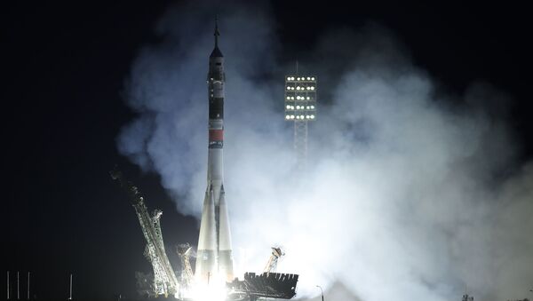 Lançamento da cápsula Soyuz MS-15 de Baikonur para a Estação Espacial Internacional (EEI) - Sputnik Brasil