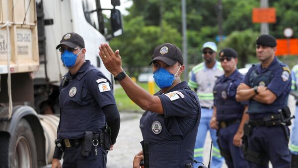 Guardas municipais bloqueiam a entrada de Santos, no litoral de São Paulo - Sputnik Brasil