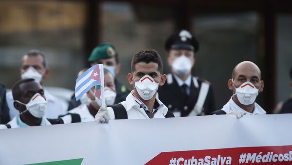 Reforços de médicos e paramédicos cubanos na luta contra o coronavírus - Sputnik Brasil