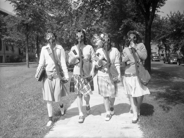 Estudantes da Universidade de Detroit com máscaras durante a Segunda Guerra Mundial - Sputnik Brasil