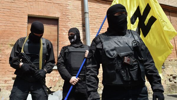 Ultranacionalistas ucranianos do Setor de Direita - Sputnik Brasil