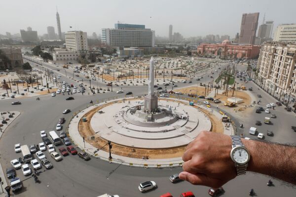 Fotografia de relógio no Cairo, Egito - Sputnik Brasil
