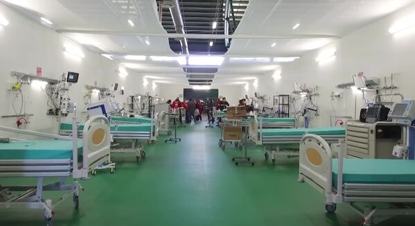 Leitos no hospital de campanha de Bergamo, onde 200 especialistas russos e italianos atenderão 24 horas por dia pacientes com a COVID-19 - Sputnik Brasil