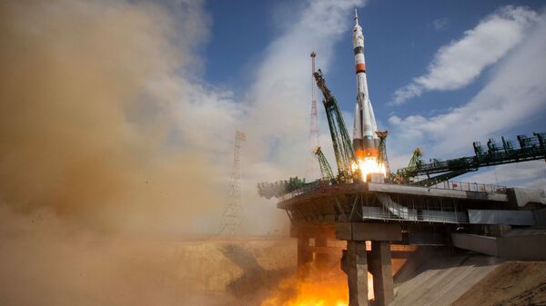 Lançamento do foguete portador Soyuz-2.1a com a espaçonave tripulada Soyuz MS-16 levando a tripulação EEI-63 no Centro de Lançamentos de Baikonur - Sputnik Brasil
