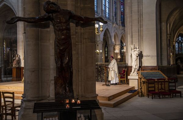 Missa de Páscoa na Igreja de São Germano, Paris - Sputnik Brasil