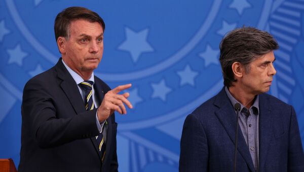 O presidente Jair Bolsonaro anuncia o novo ministro da saúde Nelson Teich, no Palácio do Planalto. - Sputnik Brasil