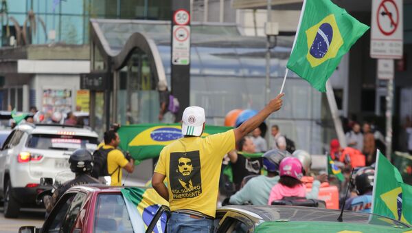 Apoiadores do presidente Bolsonaro fazem carreata na Avenida Paulista, em São Paulo, a favor da reabertura do comércio  - Sputnik Brasil