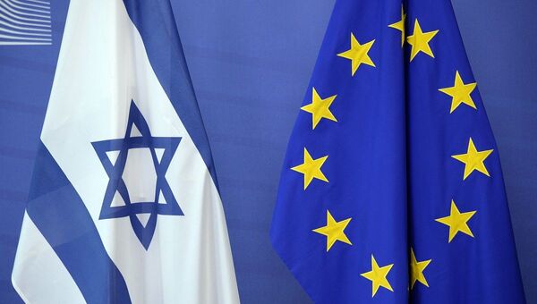 Bandeiras de Israel e da União Europeia (foto de arquivo) - Sputnik Brasil
