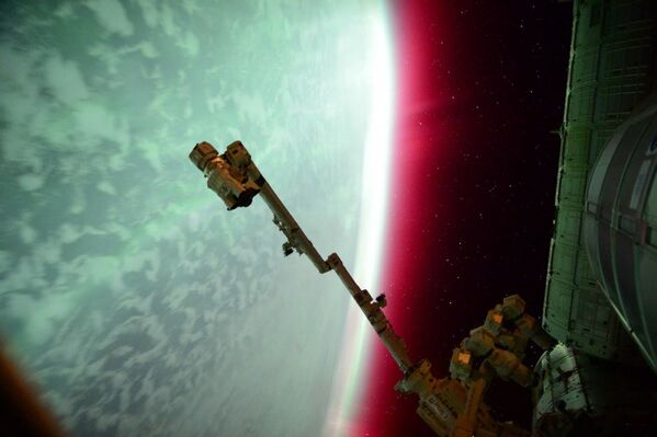 Aurora boreal vista a partir da Estação Espacial Internacional - Sputnik Brasil