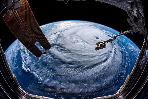 Furacão registrado por foto tirada na Estação Espacial Internacional - Sputnik Brasil