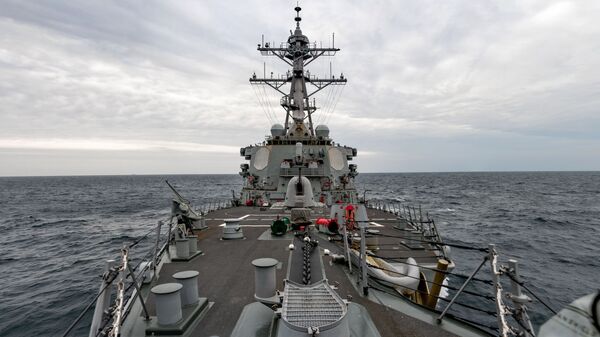 USS Barry navega pelo estreito de Taiwan, 23 de abril de 2020 - Sputnik Brasil